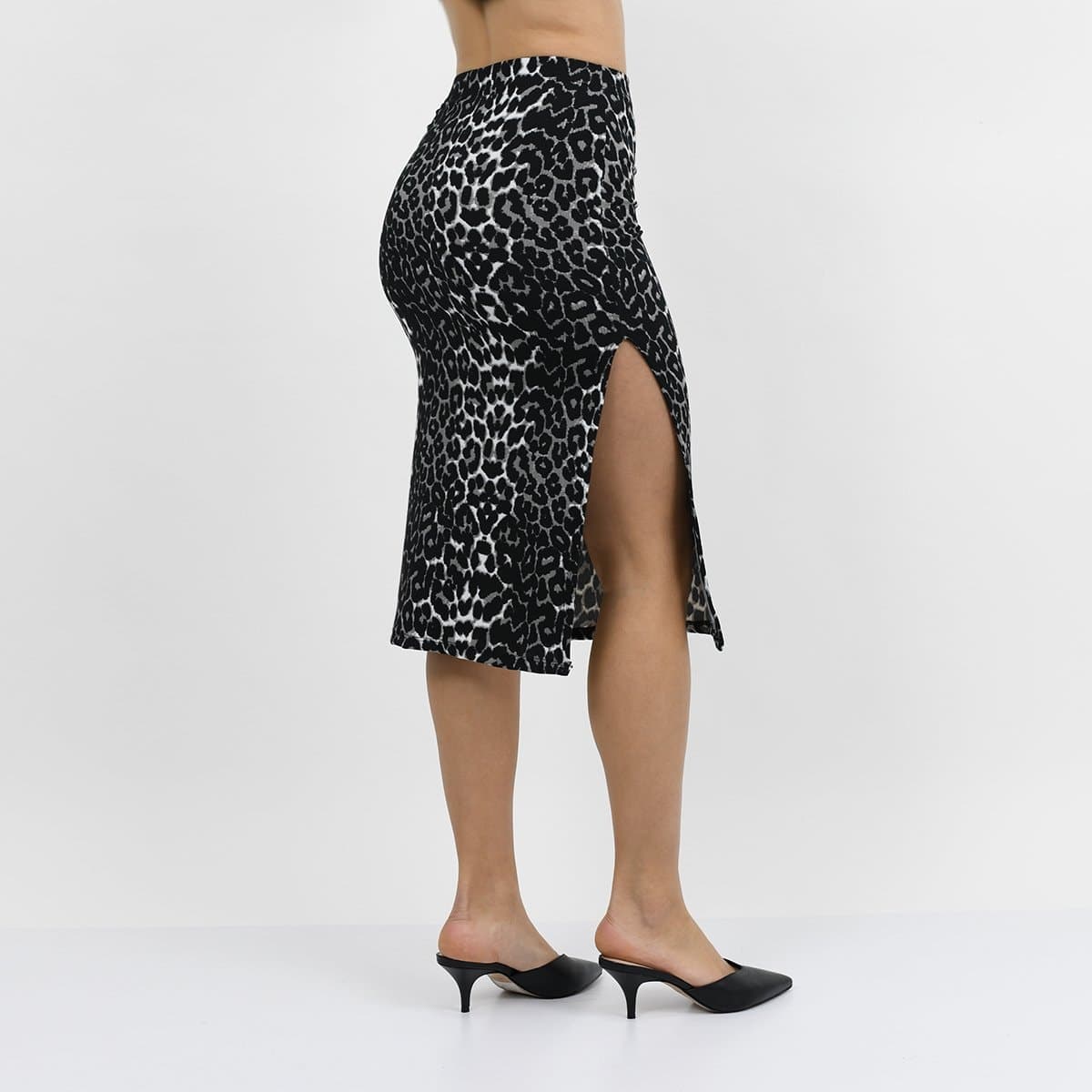 Pollera animal print con tajo costado morley 2026