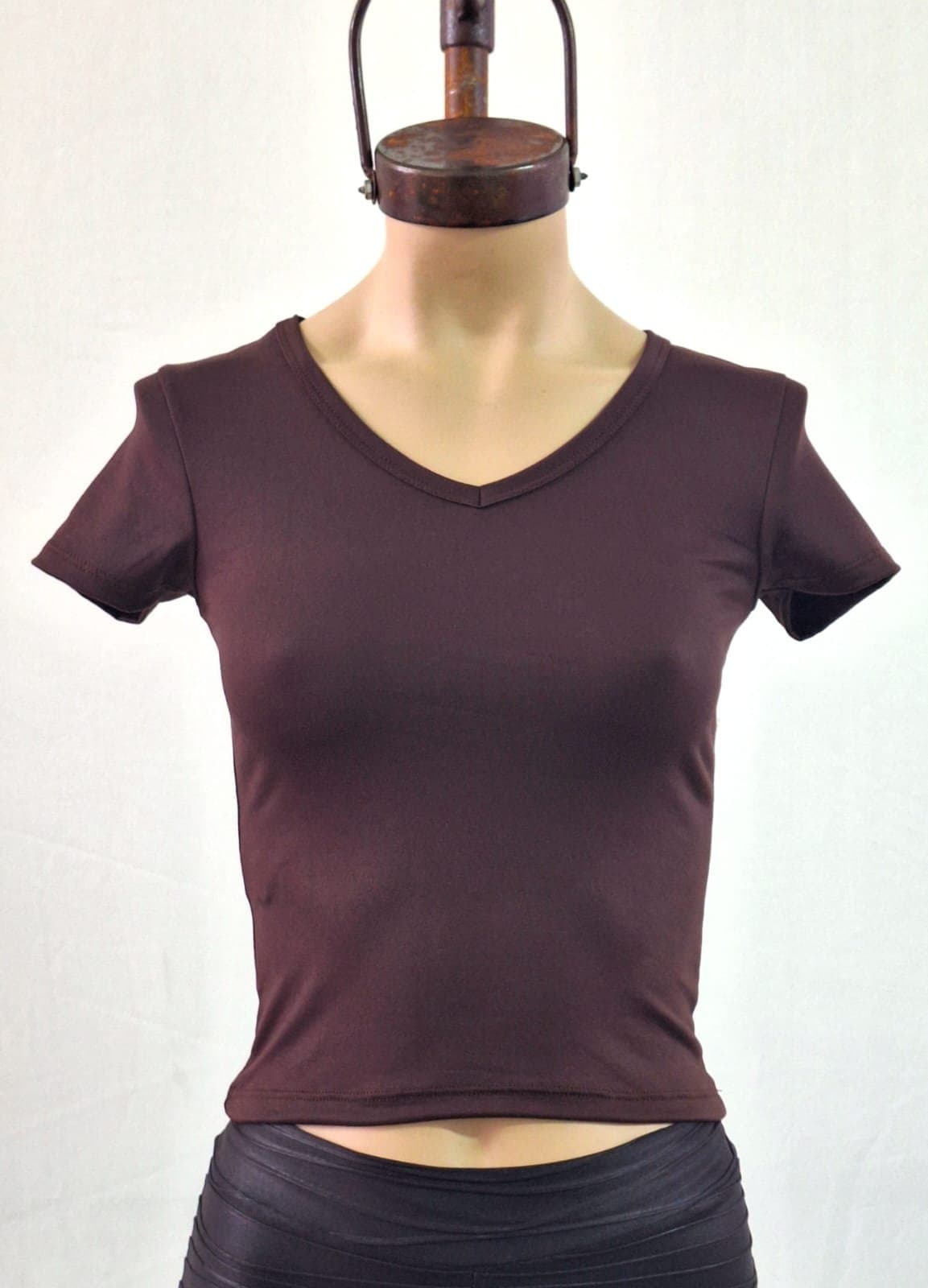 Remera cuello V manga corta por talle 1, 2 y 3 modal soft 2026