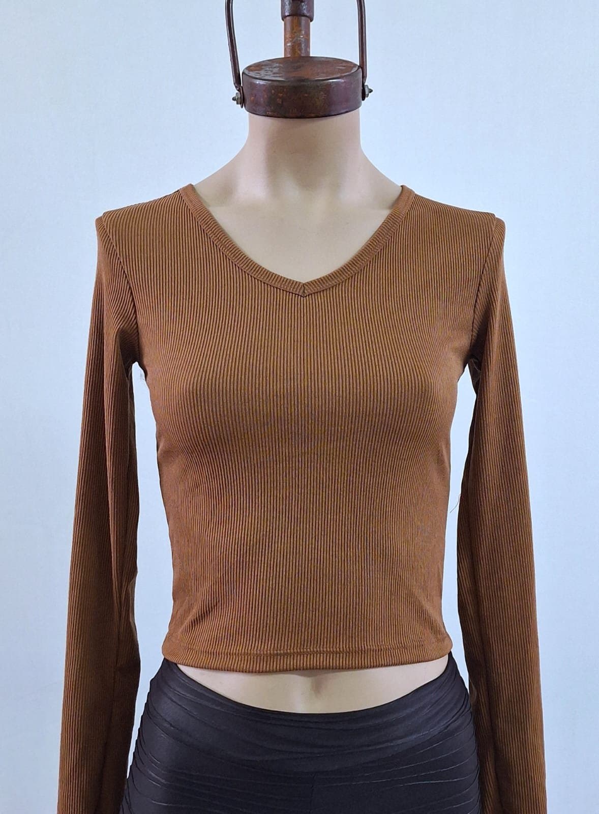 Remera cuello V manga larga morley soft 2026