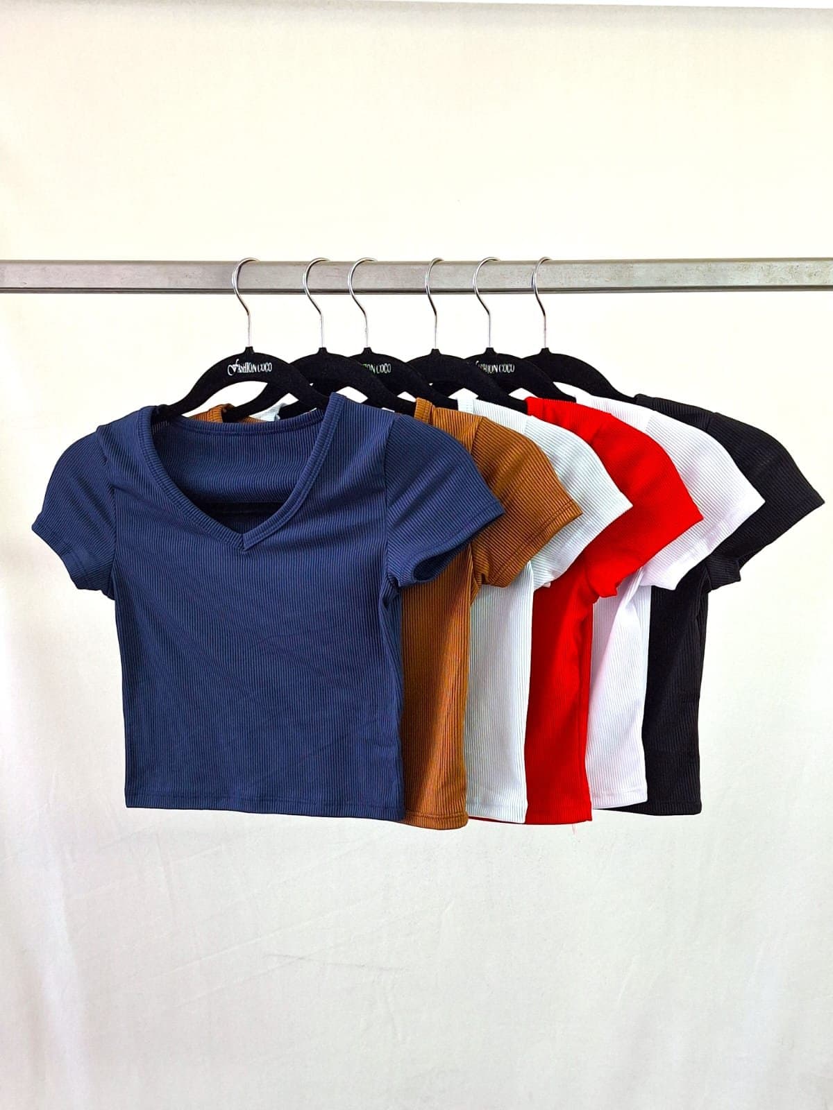 REMERA CUELLO V MORLEY LISO MANGA CORTA 2026