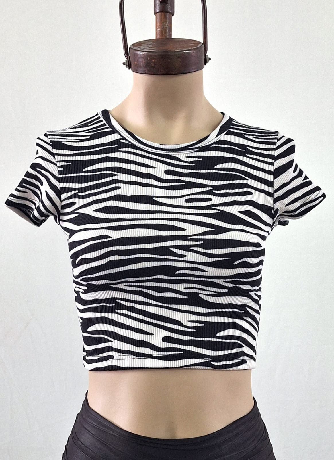 Remera top cuello U cebra morley soft