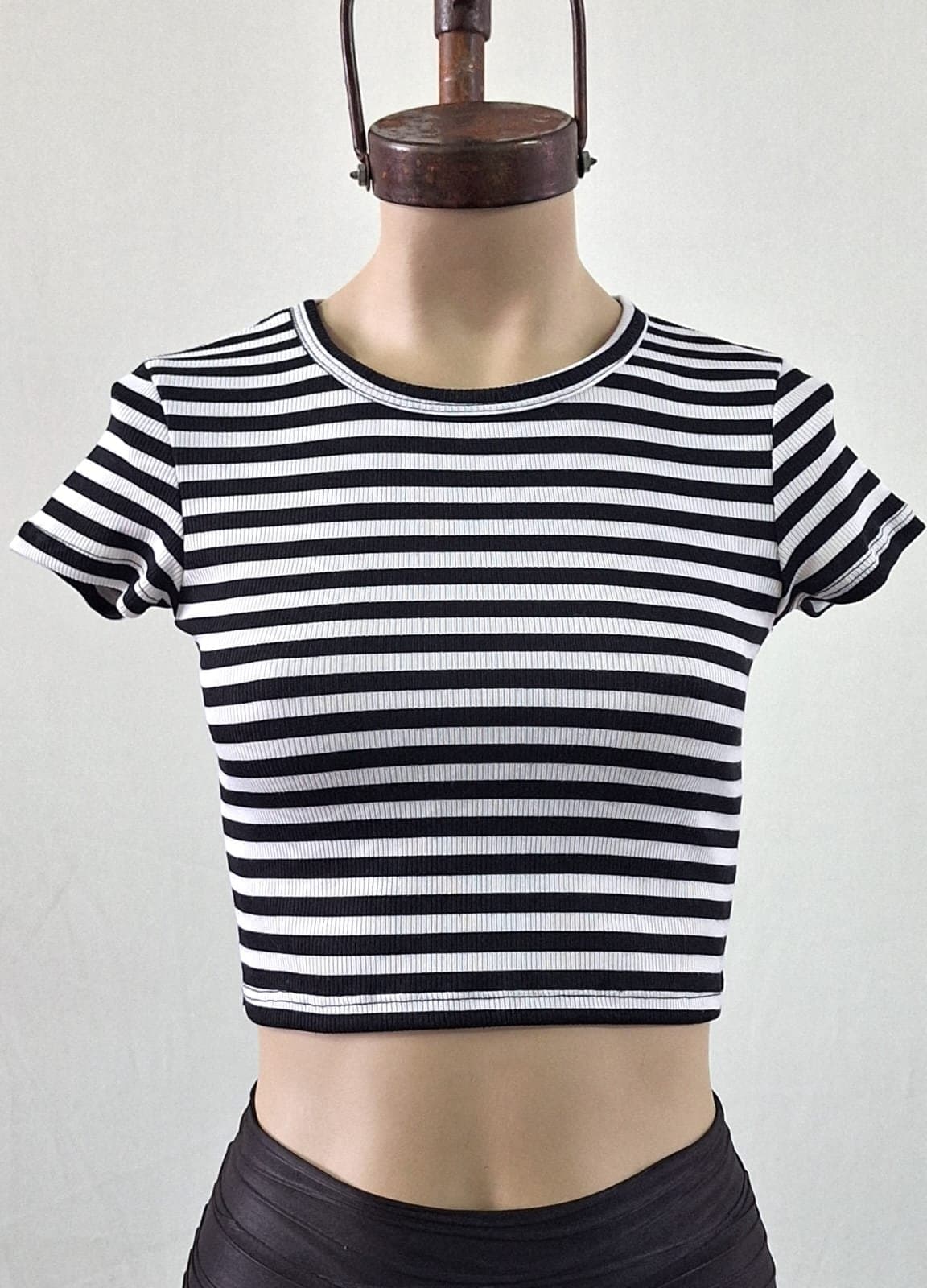 Remera top cuello U rayado morley soft