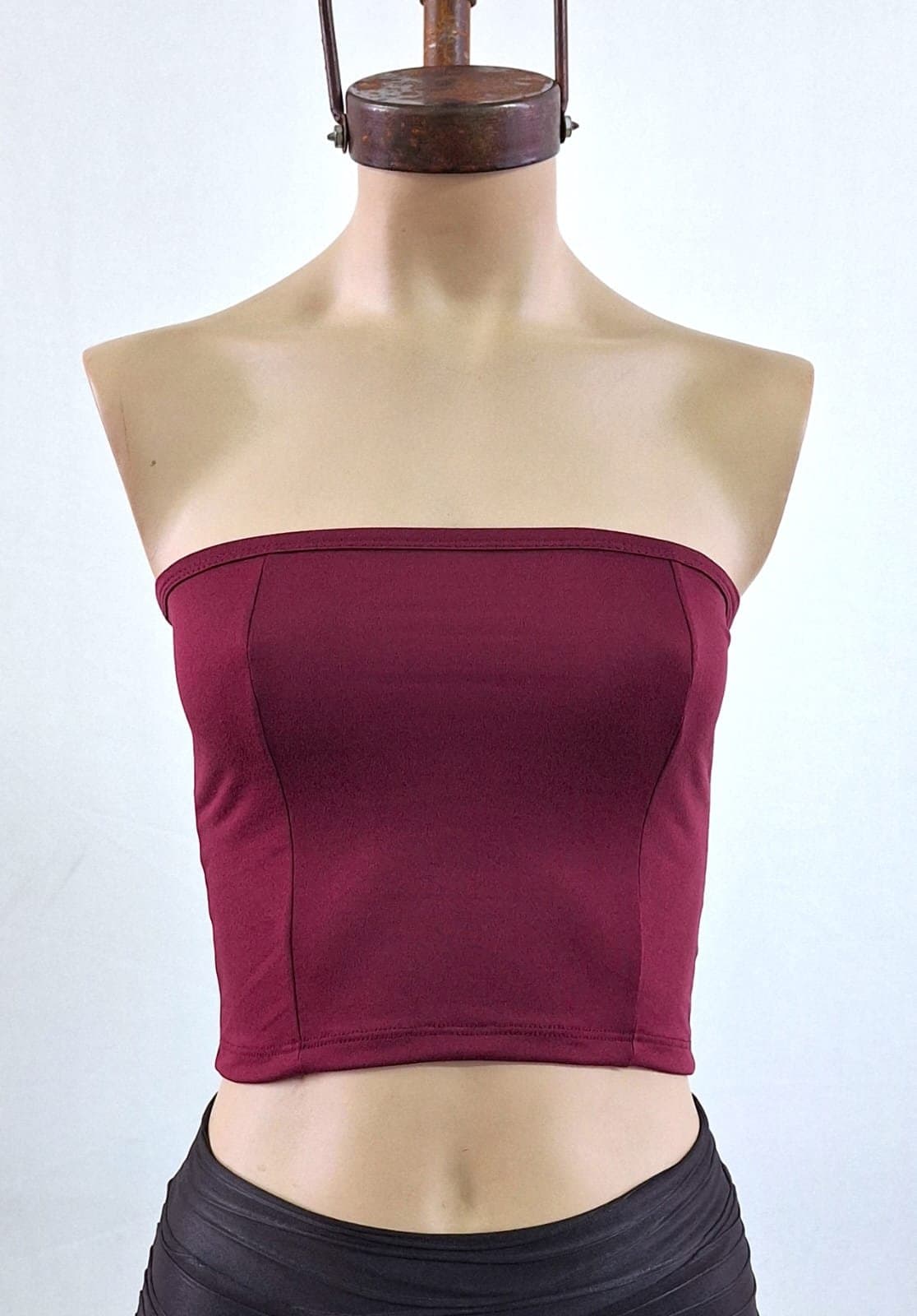 Strapless con recorte modal soft 2026
